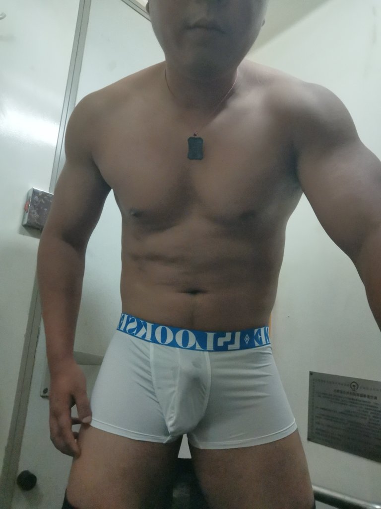 Daymuscle之(@xiaohei_gogo-小黑gogo)