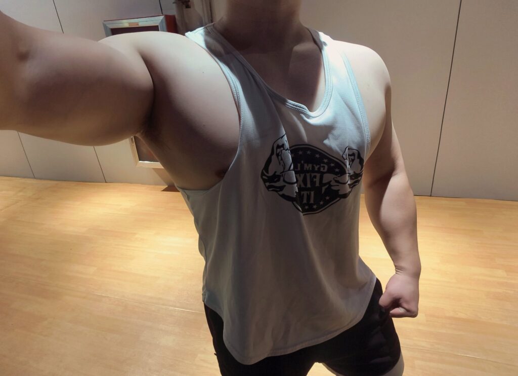 Daymuscle之(@tyraelsdc-white-snow-wolf）