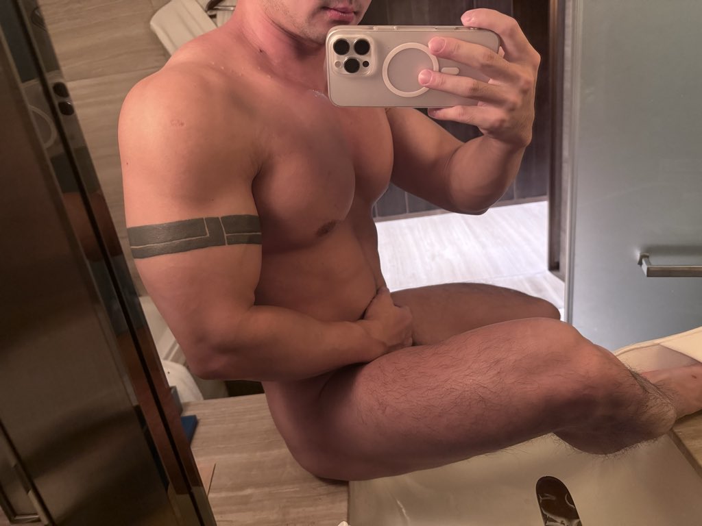 Daymuscle之(@jsxiaofeichai-健身小肥柴)