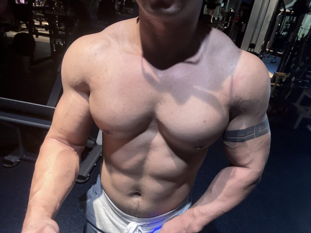 Daymuscle之(@jsxiaofeichai-健身小肥柴)