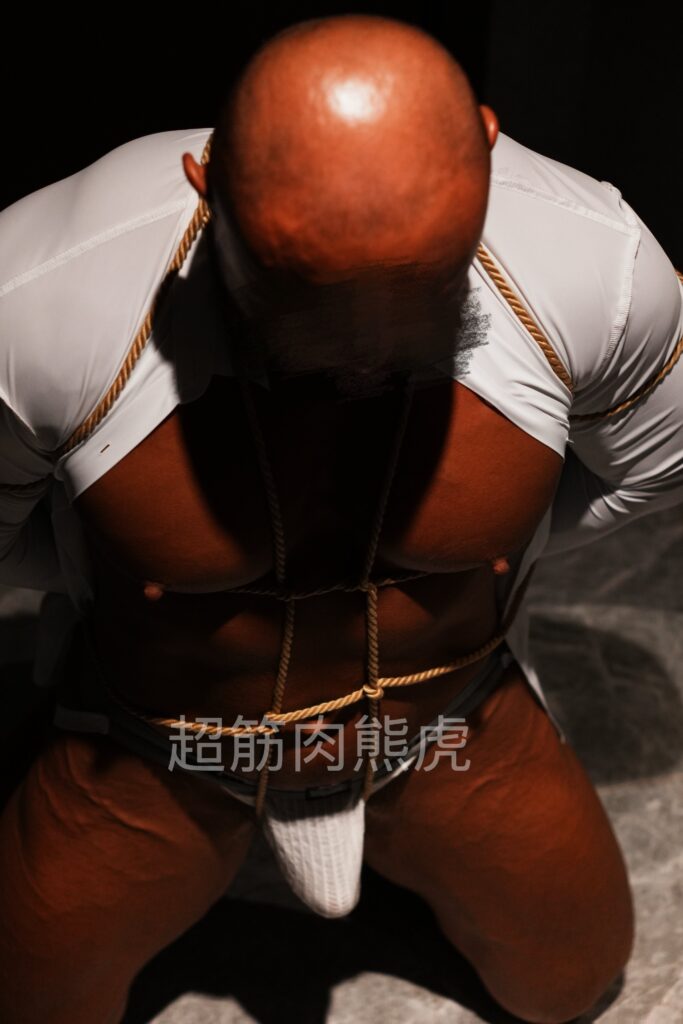 Daymuscle之(@shenwudaniou-肌肉熊虎）