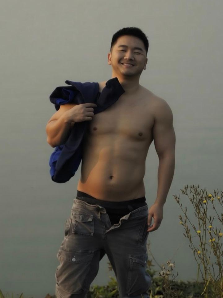 Daymuscle之(@ModdyChen-@舒克）